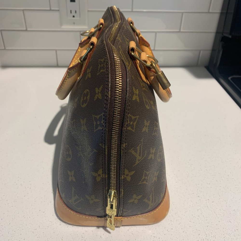 Louis Vuitton Alma PM Monogram (authentic) - Picture 2 of 8